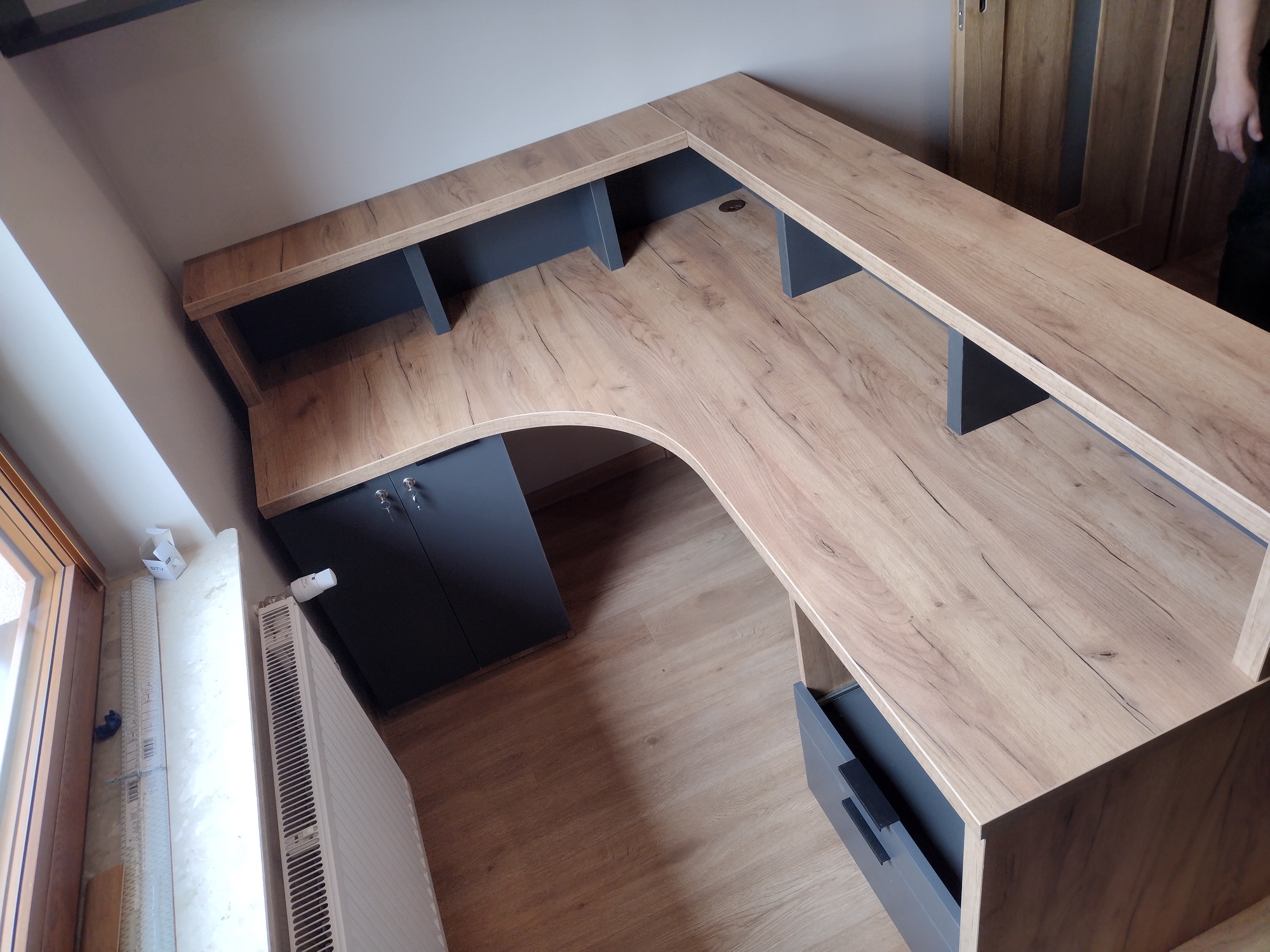 Biurko narożne drewniane